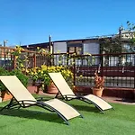 Beverello Guest House